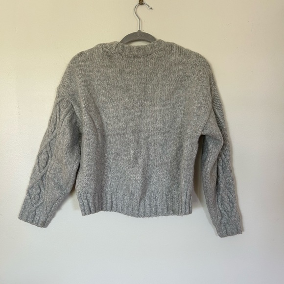 XS cable knit grey sweater - Picture 2 of 5